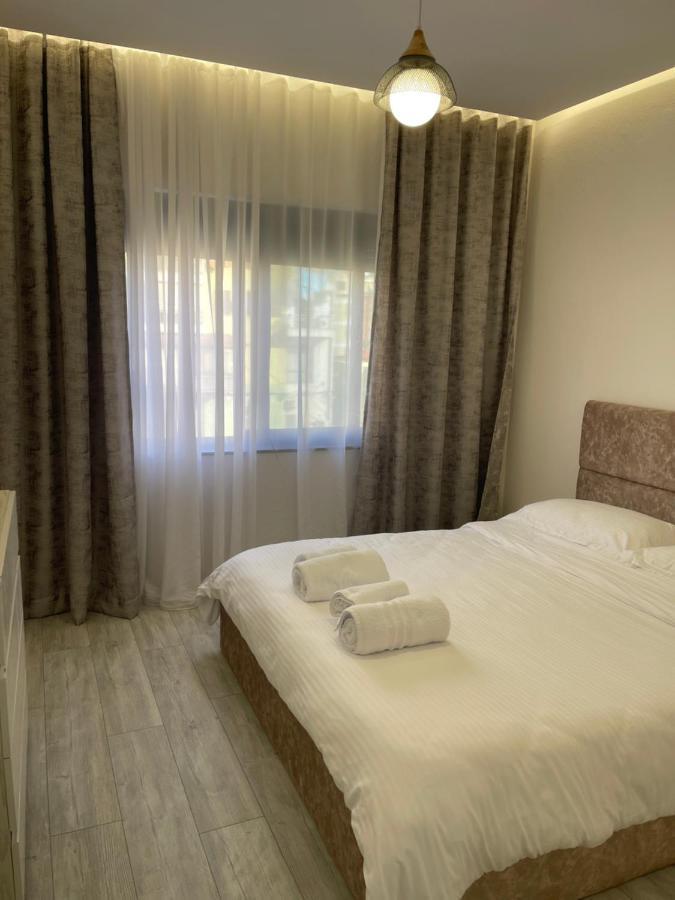 Lacasa-21 Dhjetori Tirana Esterno foto